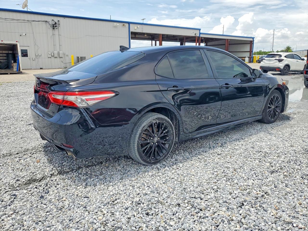 2019 TOYOTA CAMRY SE — снимка 3