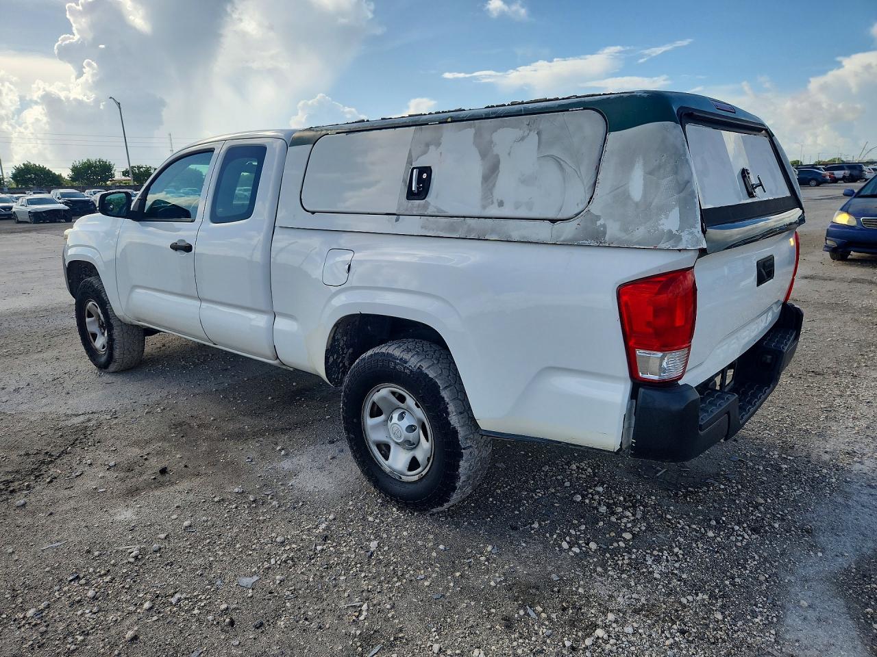 2017 TOYOTA TACOMA SR — снимка 2