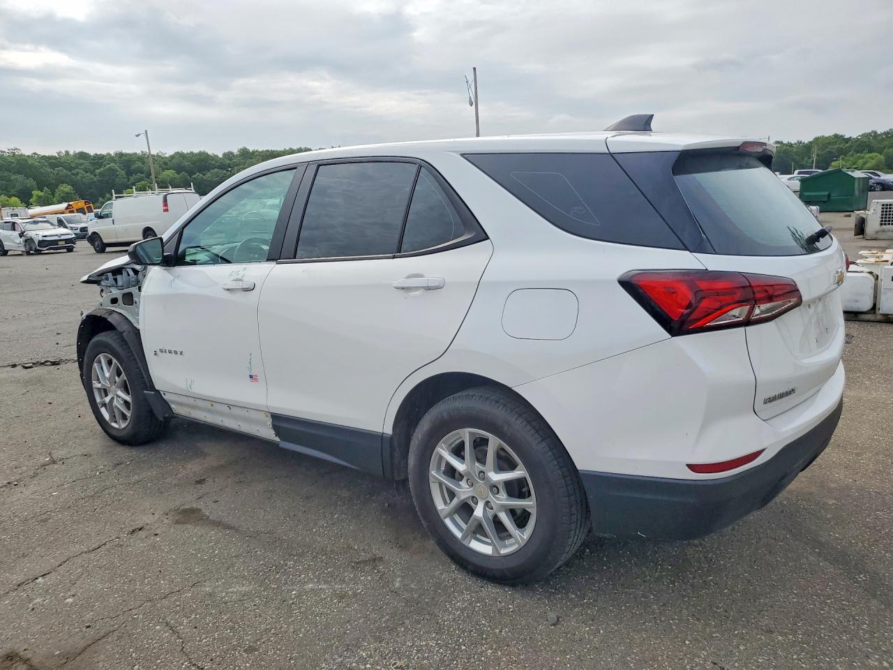 2022 CHEVROLET EQUINOX LS — снимка 2