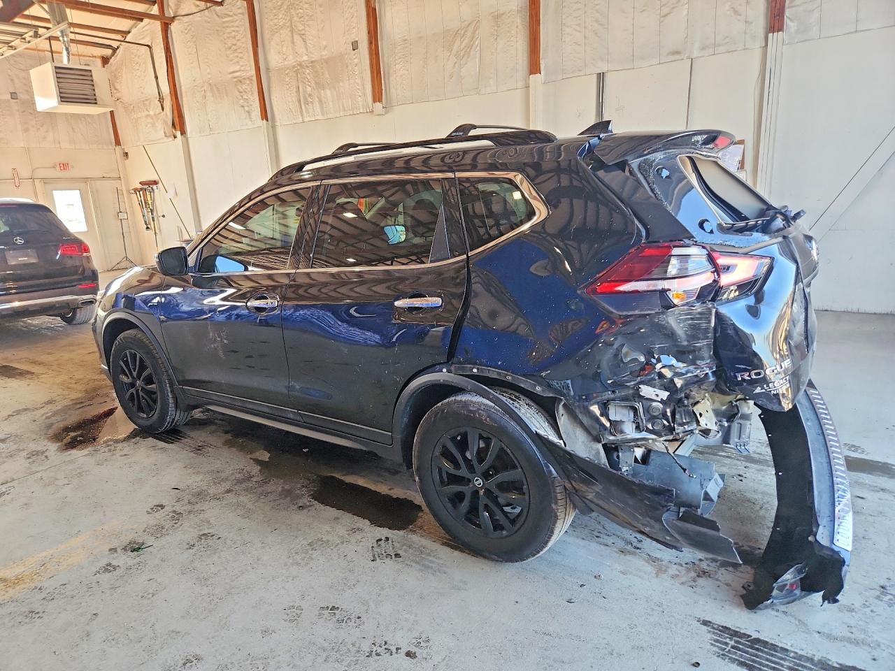 2017 NISSAN ROGUE SV — снимка 2
