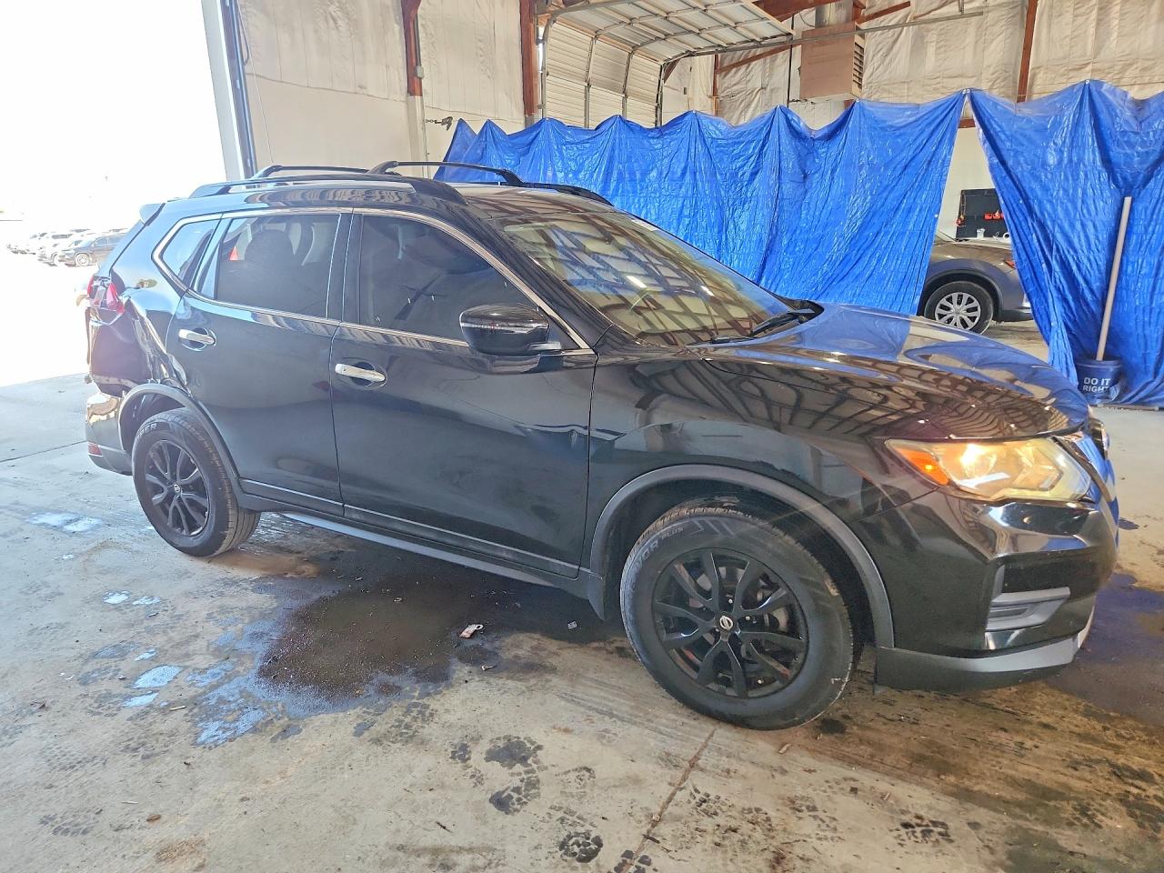 2017 NISSAN ROGUE SV — снимка 4