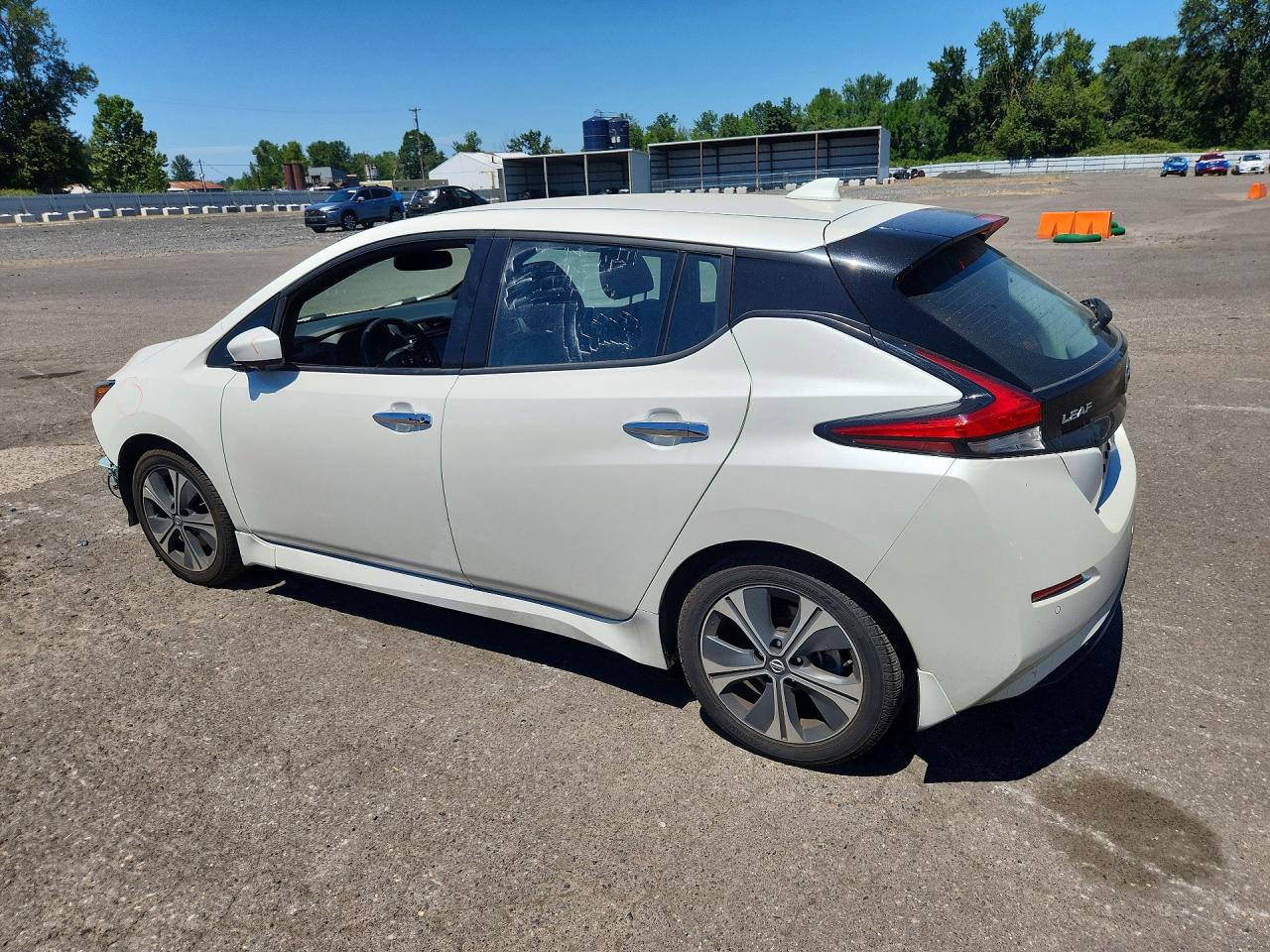 2020 NISSAN LEAF SV — снимка 2