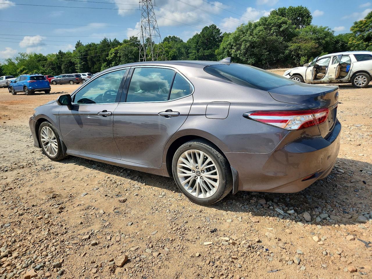 2020 TOYOTA CAMRY XLE — снимка 2