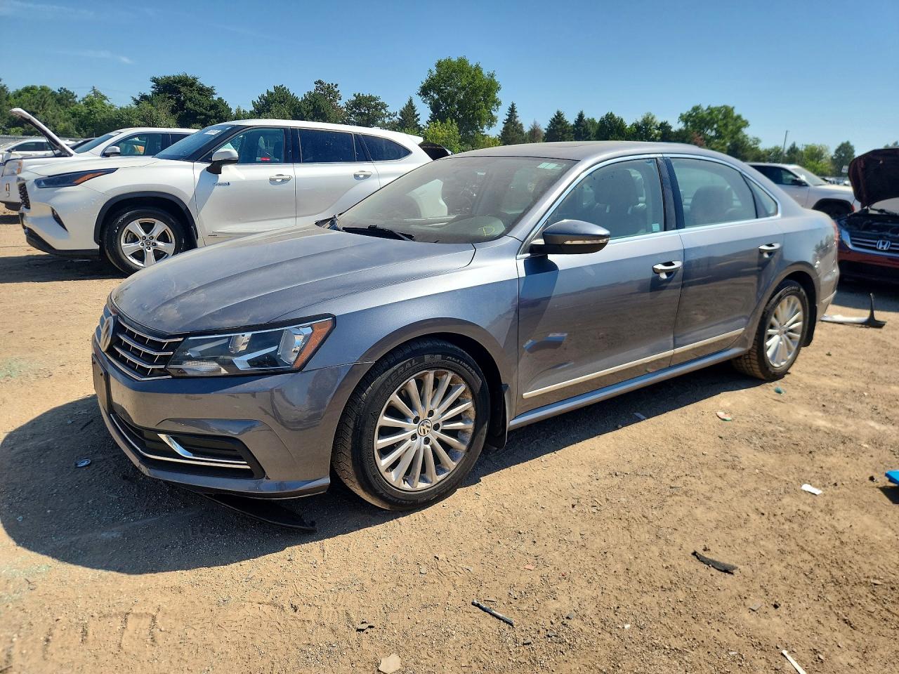 2017 VOLKSWAGEN PASSAT SE