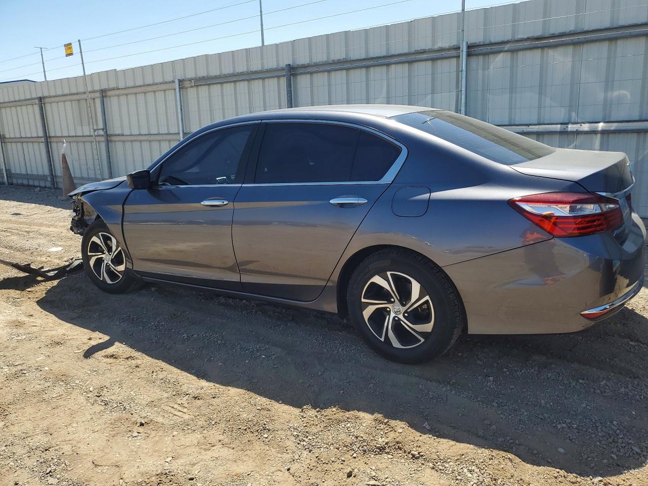 2017 HONDA ACCORD LX — снимка 2