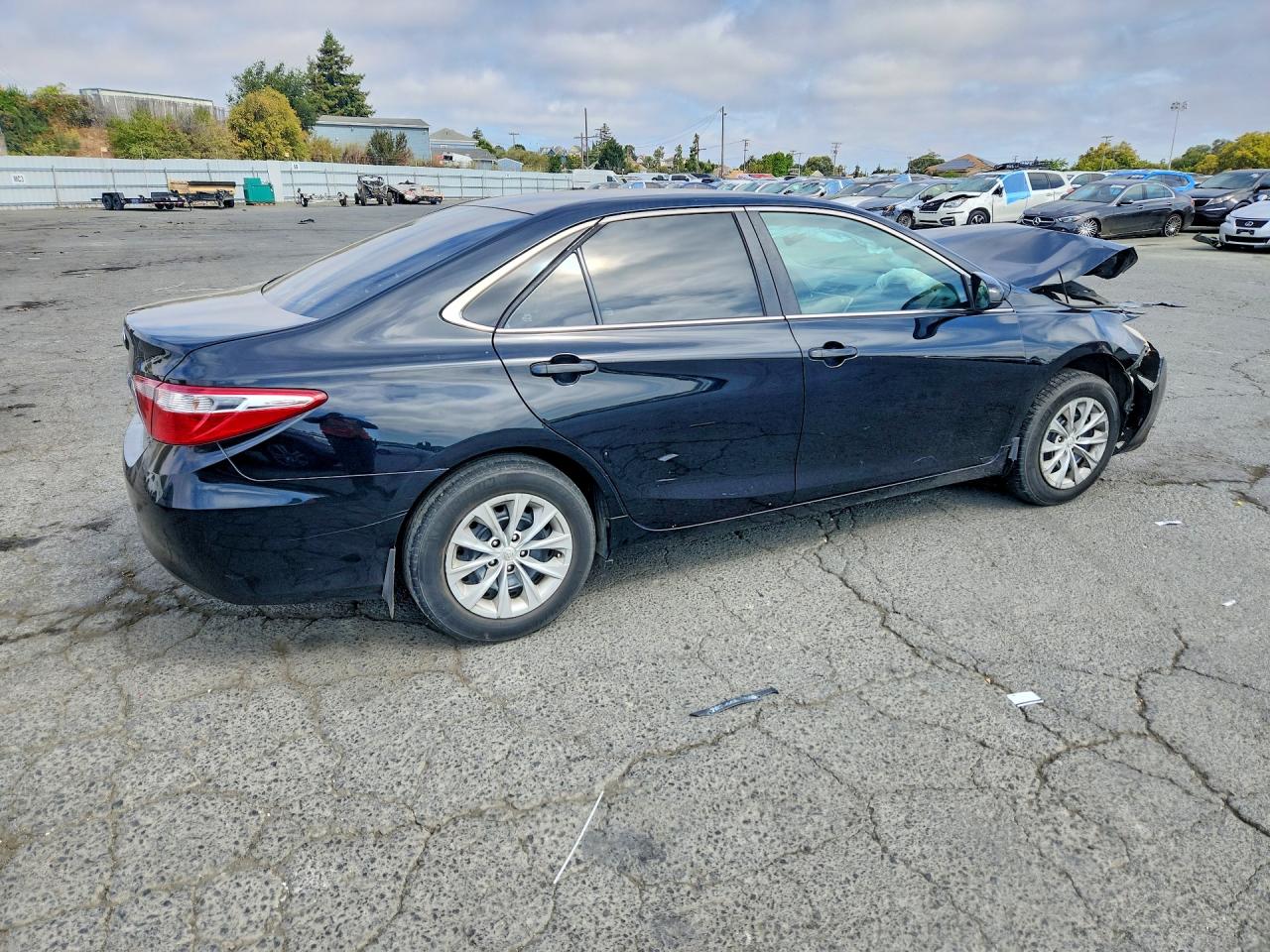 2017 TOYOTA CAMRY LE — снимка 3