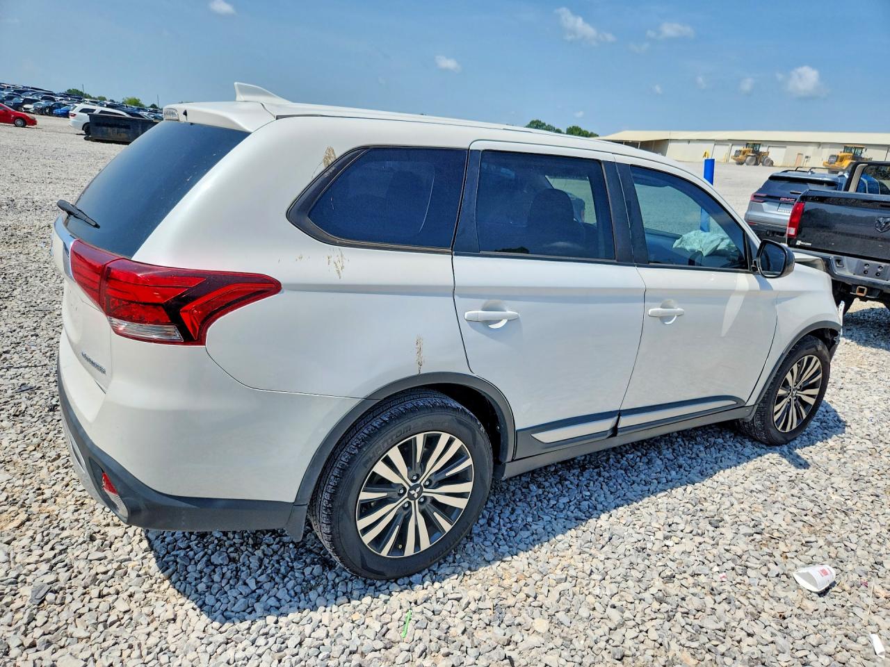 2019 MITSUBISHI OUTLANDER ES — снимка 3