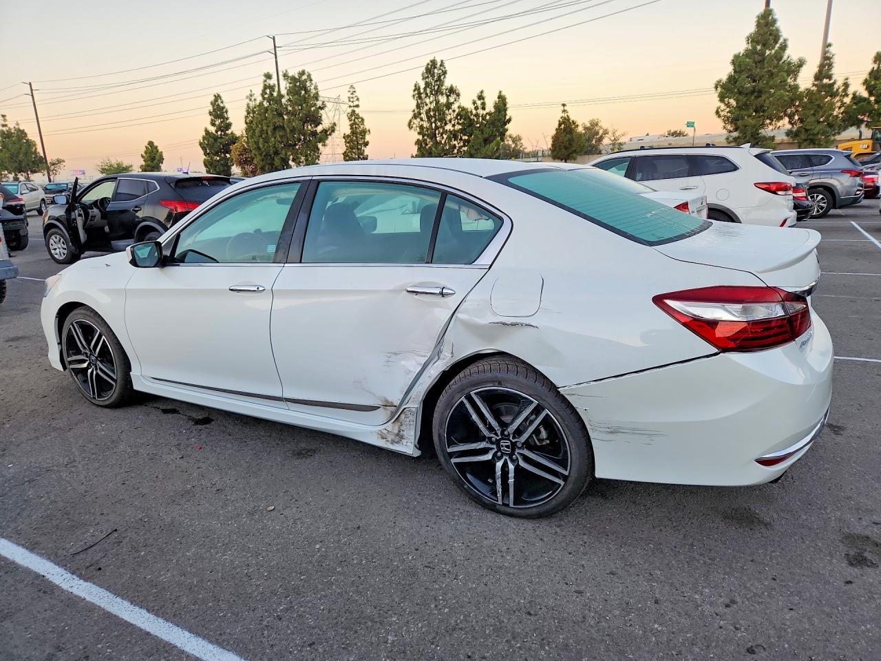 2017 HONDA ACCORD SPORT — снимка 2