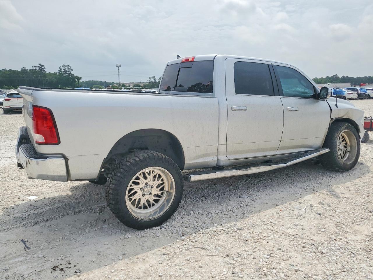 2018 RAM 1500 SLT — снимка 3