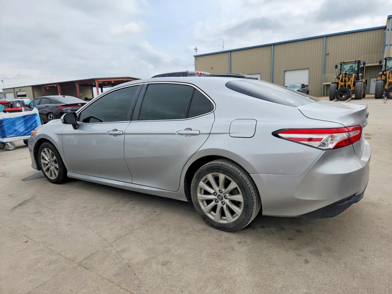 2018 TOYOTA CAMRY LE — снимка 2