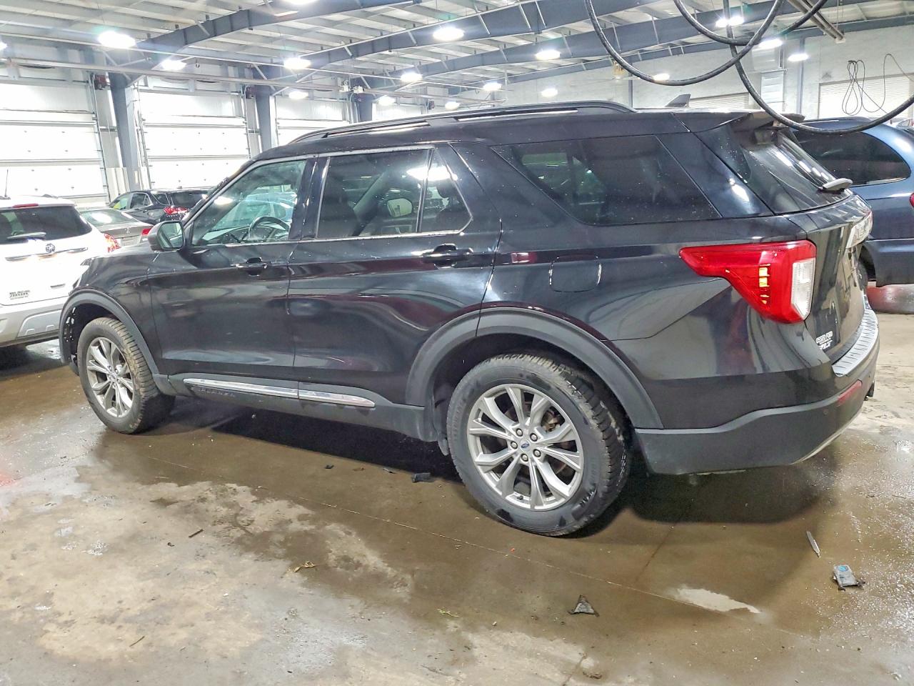 2021 FORD EXPLORER XLT — снимка 2