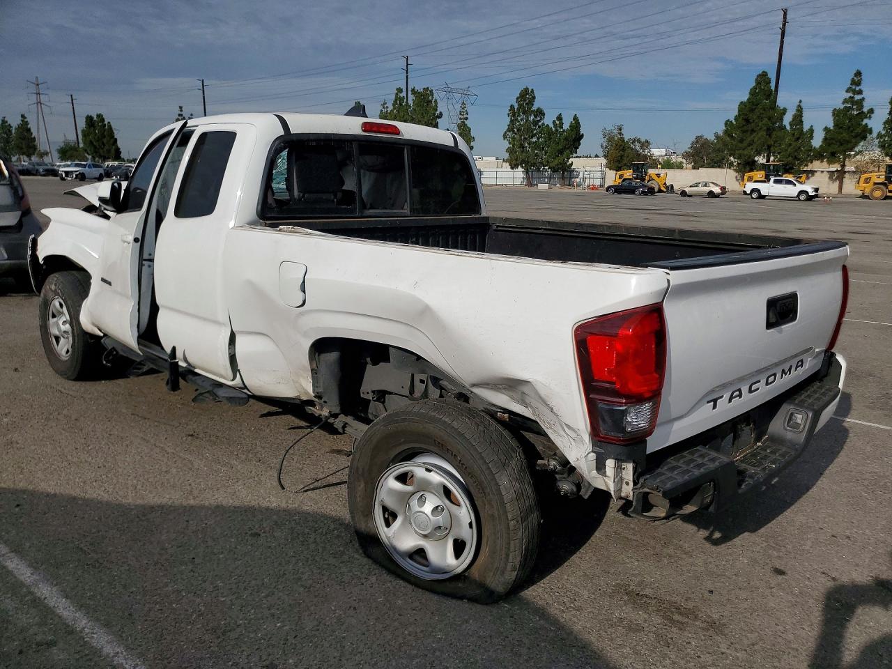 2022 TOYOTA TACOMA SR — снимка 2
