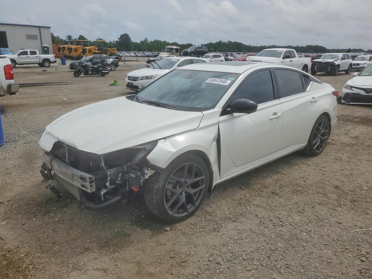 2023 NISSAN ALTIMA SR