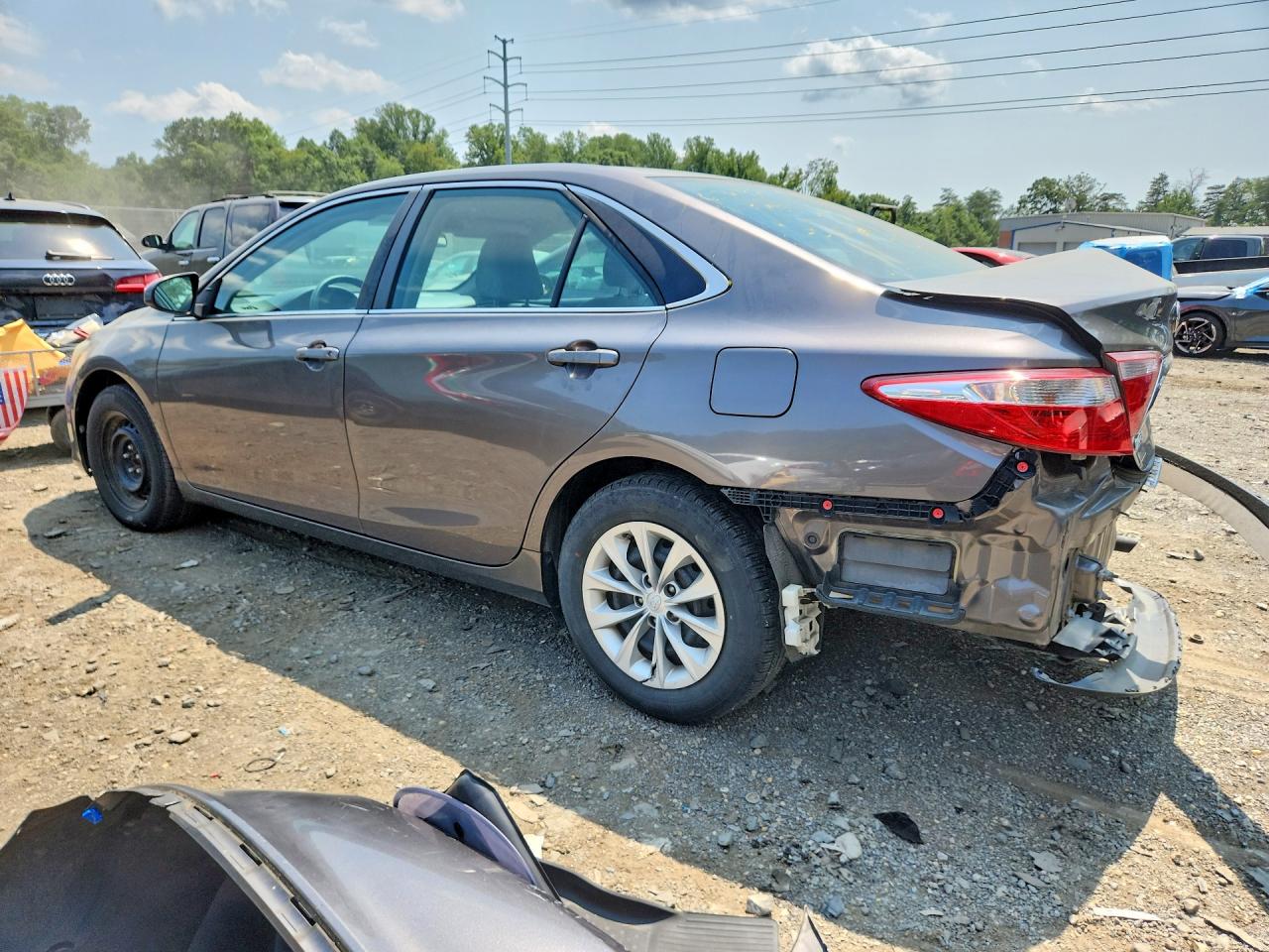 2017 TOYOTA CAMRY LE — снимка 2