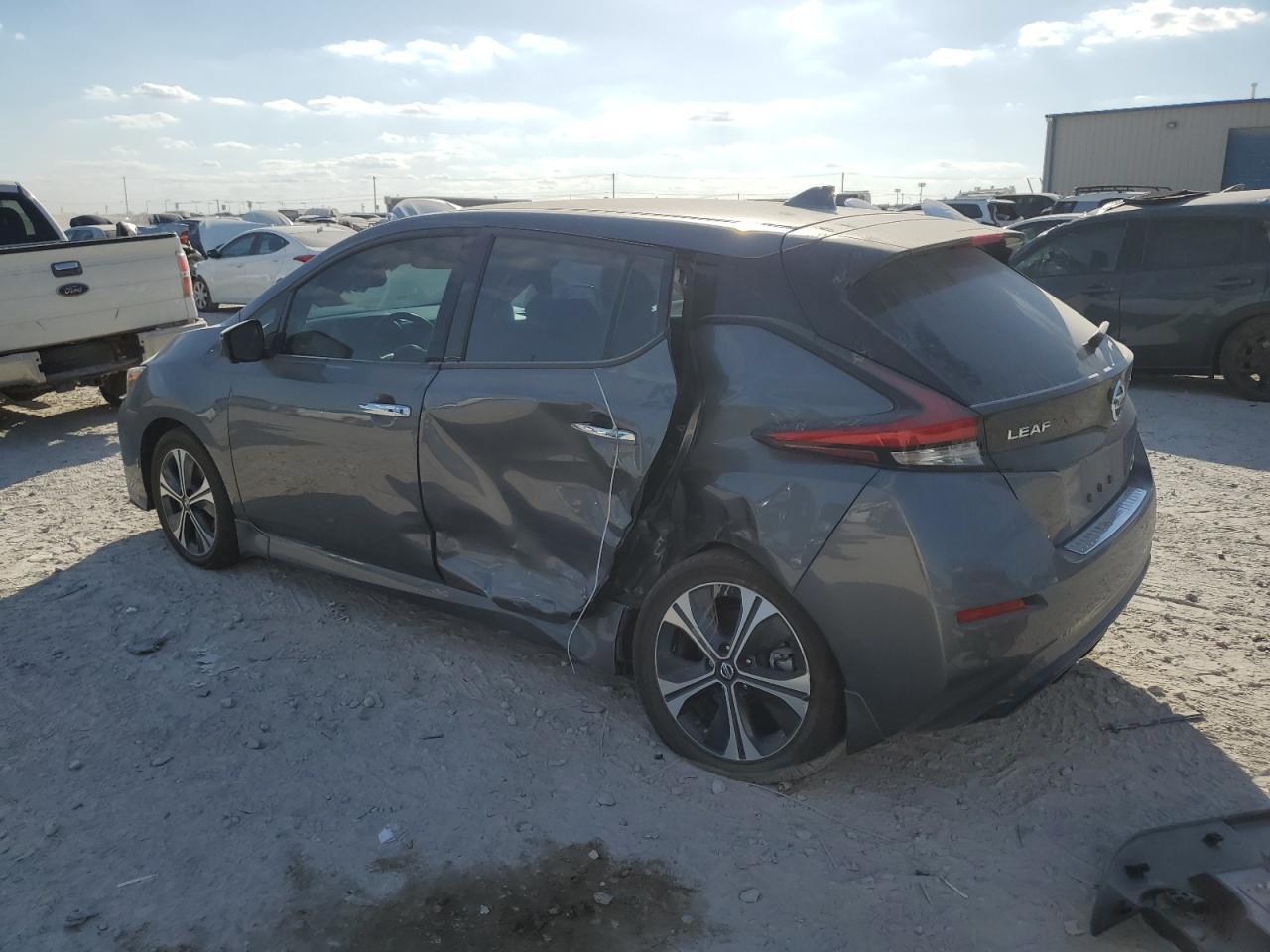 2022 NISSAN LEAF SL PLUS — снимка 2