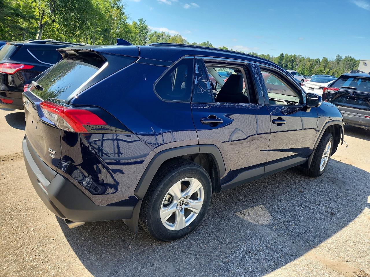 2021 TOYOTA RAV4 XLE — снимка 3