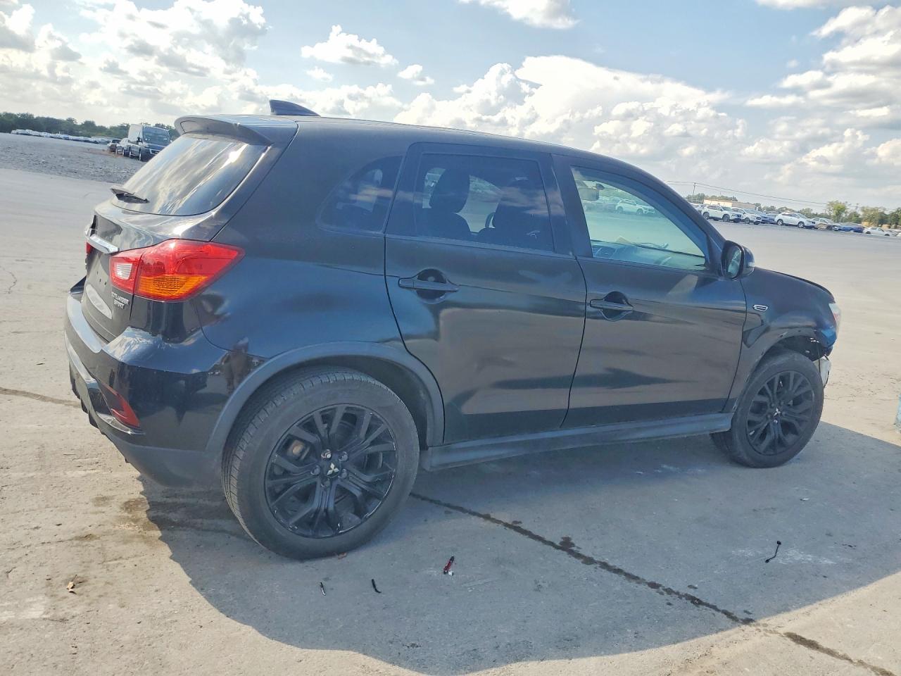 2019 MITSUBISHI OUTLANDER SPORT ES — снимка 3