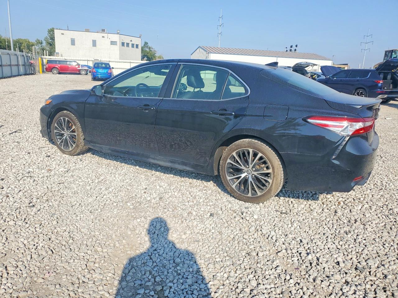 2020 TOYOTA CAMRY SE — снимка 2