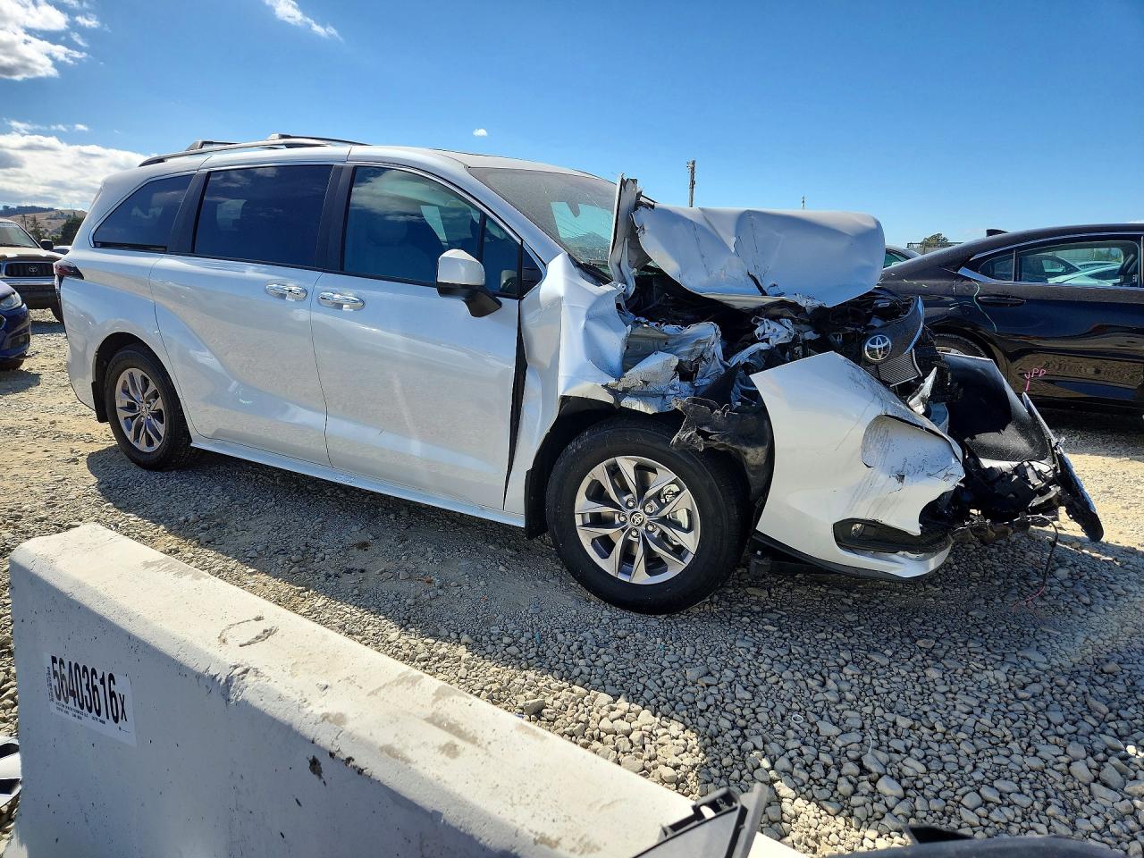 2026 TOYOTA SIENNA XLE 8-PASSENGER — снимка 4