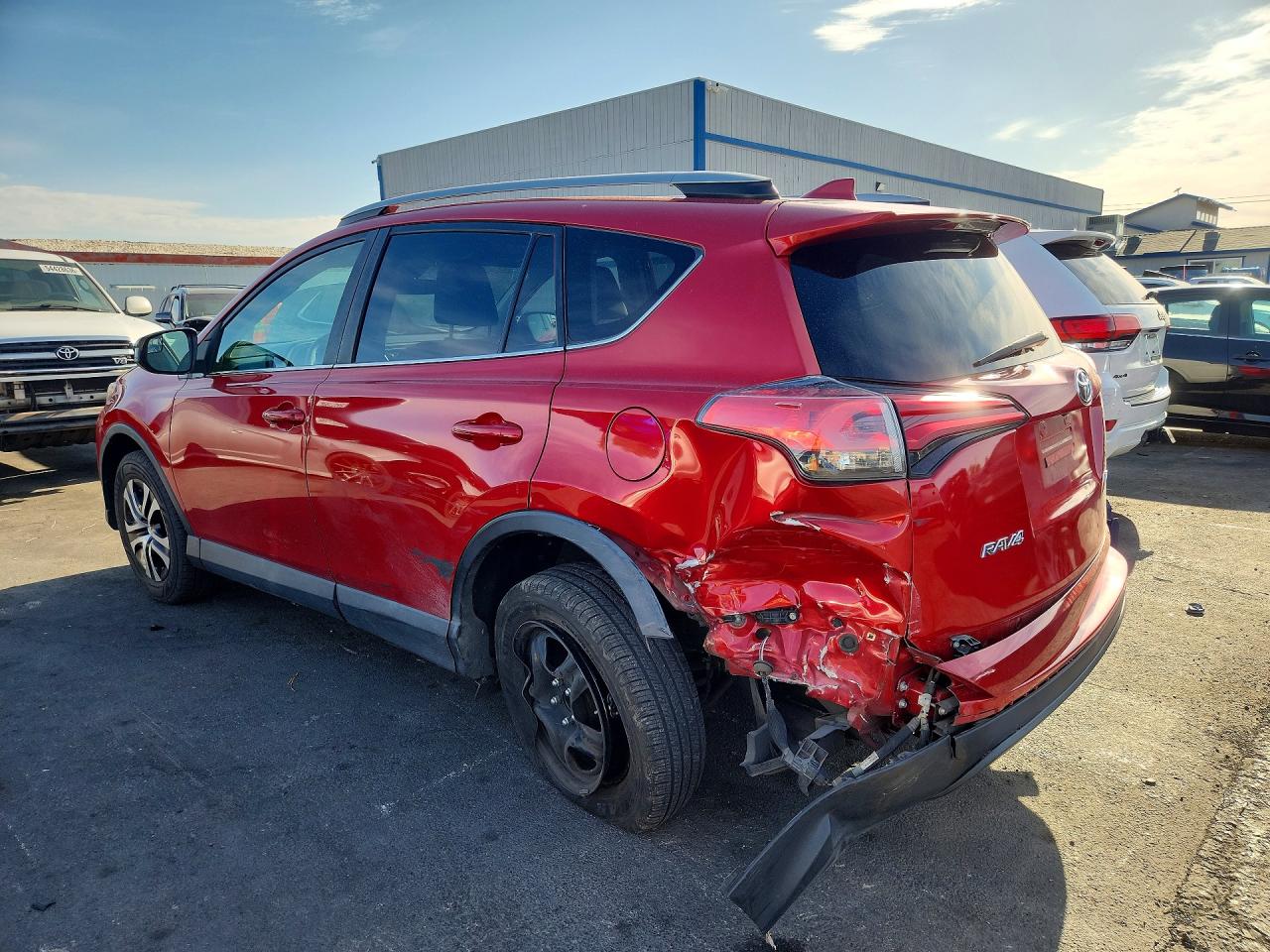 2017 TOYOTA RAV4 LE — снимка 2