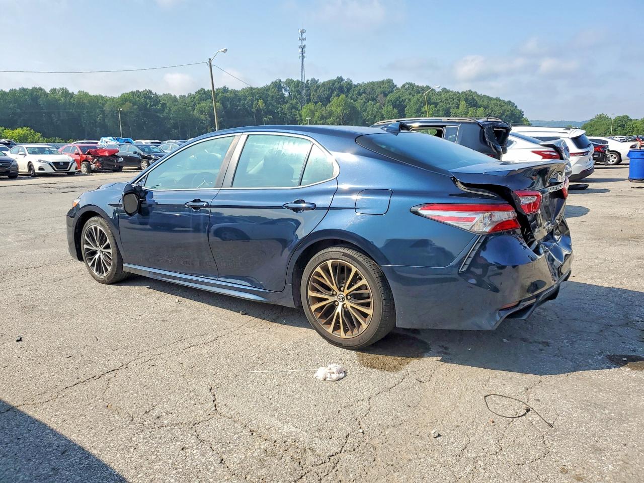 2018 TOYOTA CAMRY SE — снимка 2