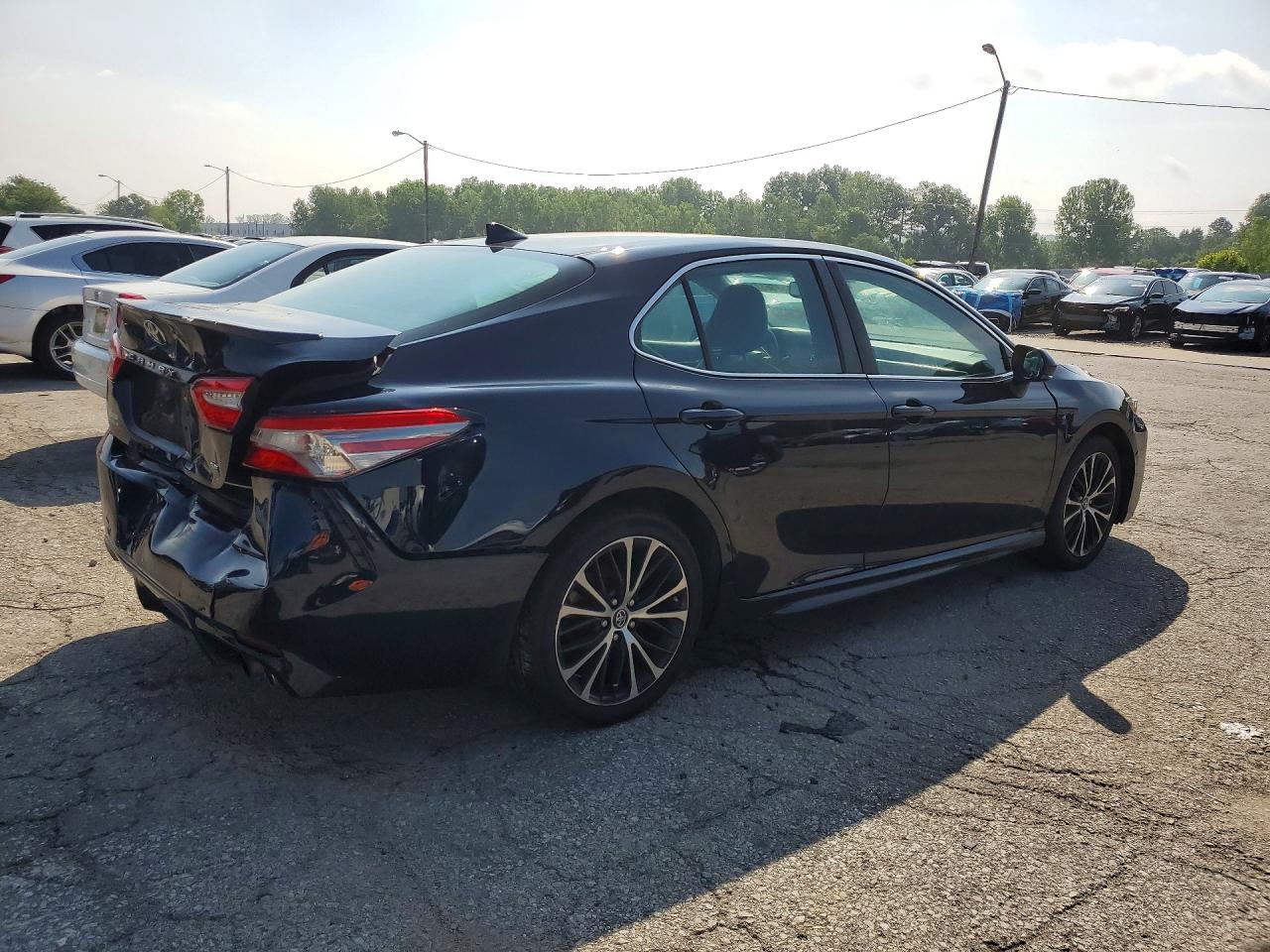 2018 TOYOTA CAMRY SE — снимка 3