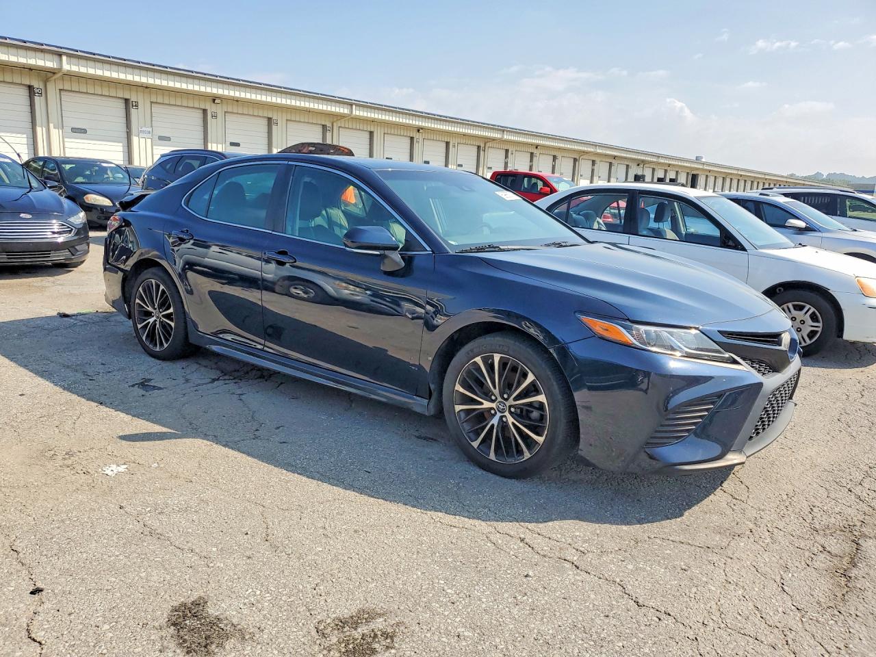 2018 TOYOTA CAMRY SE — снимка 4