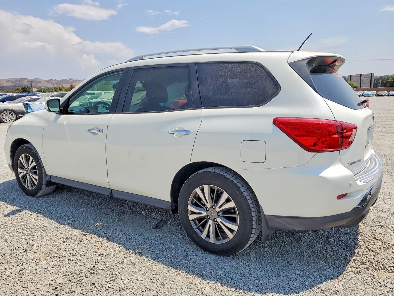 2018 NISSAN PATHFINDER SV — снимка 2
