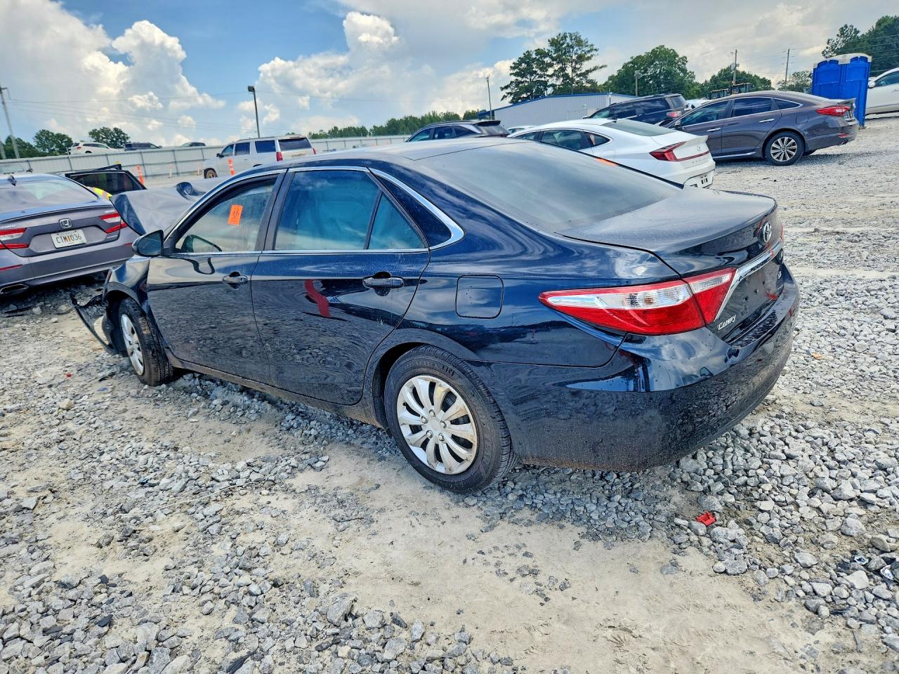2017 TOYOTA CAMRY LE — снимка 2