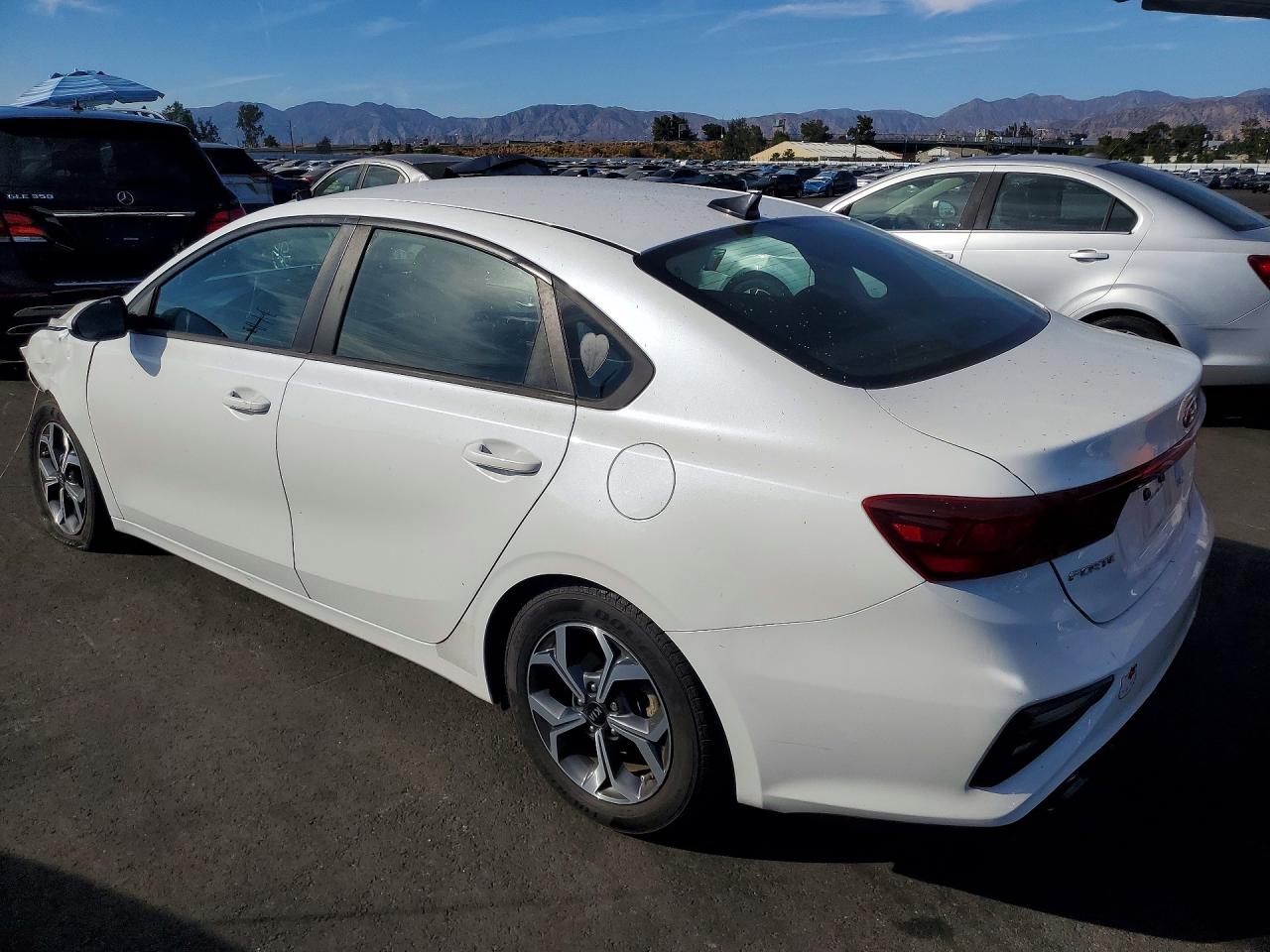 2021 KIA FORTE LXS — снимка 2