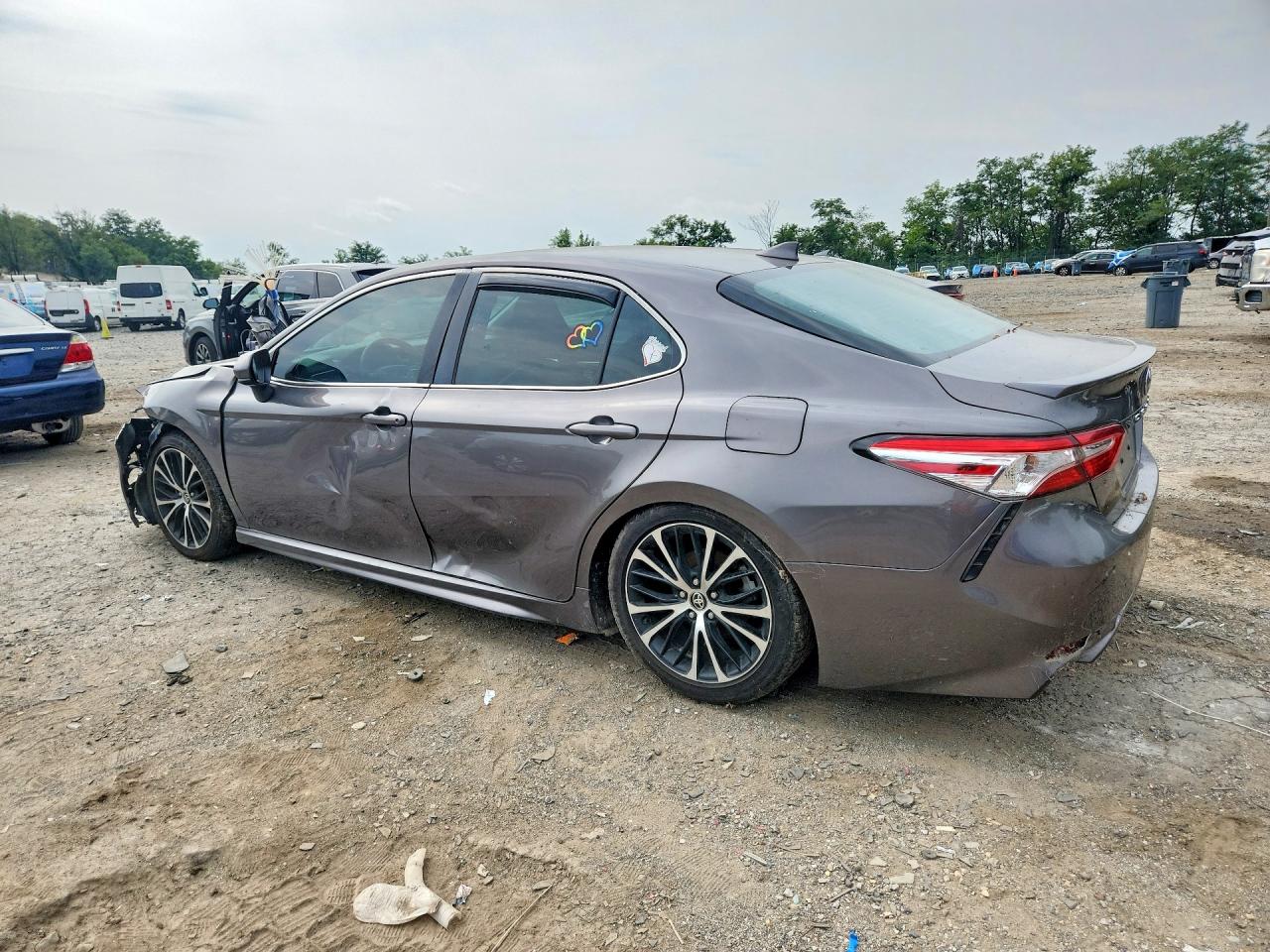 2020 TOYOTA CAMRY SE — снимка 2