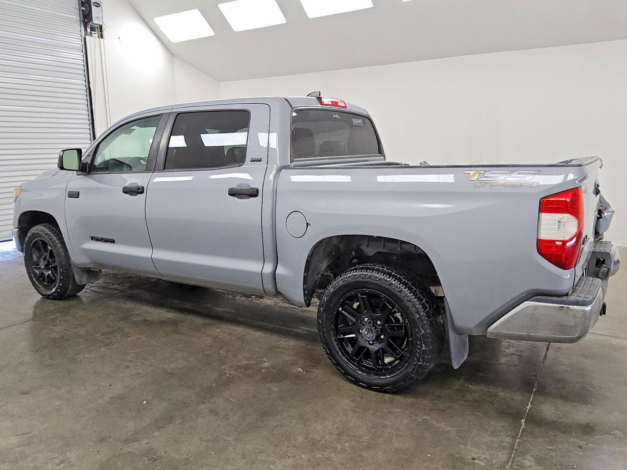 2020 TOYOTA TUNDRA SR5 — снимка 2