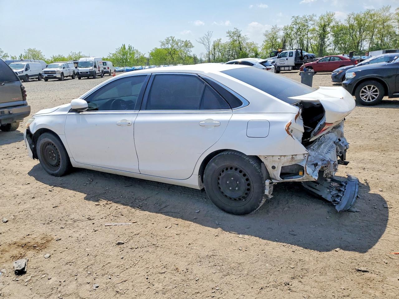 2016 TOYOTA CAMRY LE — снимка 2