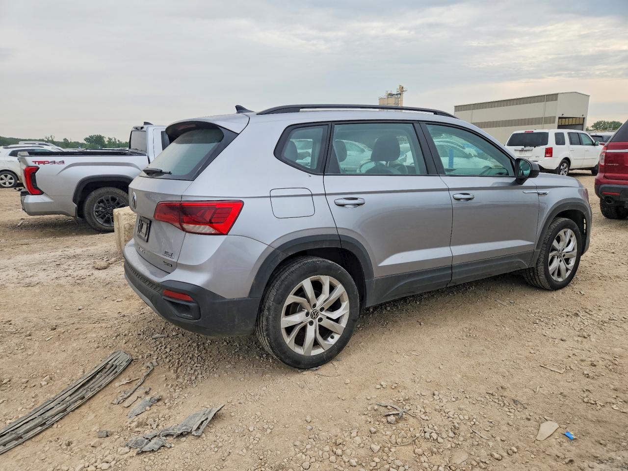 2023 VOLKSWAGEN TAOS S — снимка 3