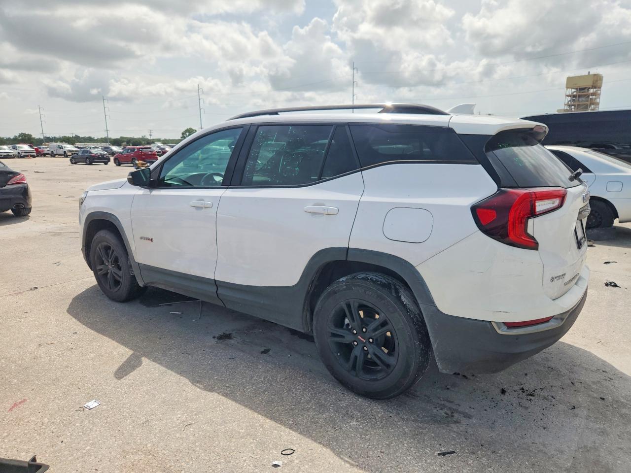 2022 GMC TERRAIN AT4 — снимка 2