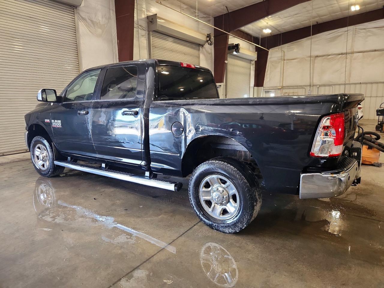 2017 RAM 3500 ST — снимка 2