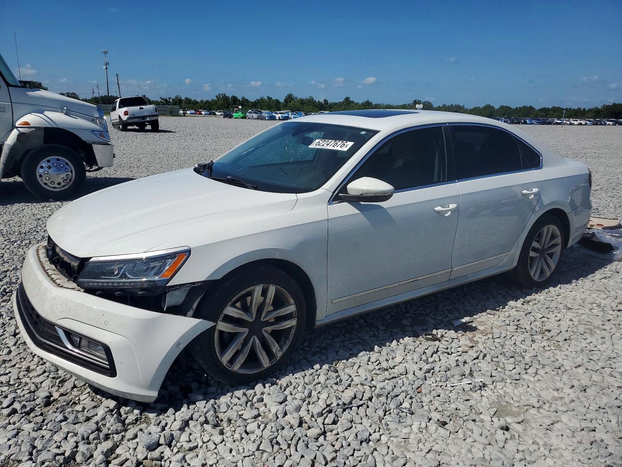 2017 VOLKSWAGEN PASSAT SEL PREMIUM