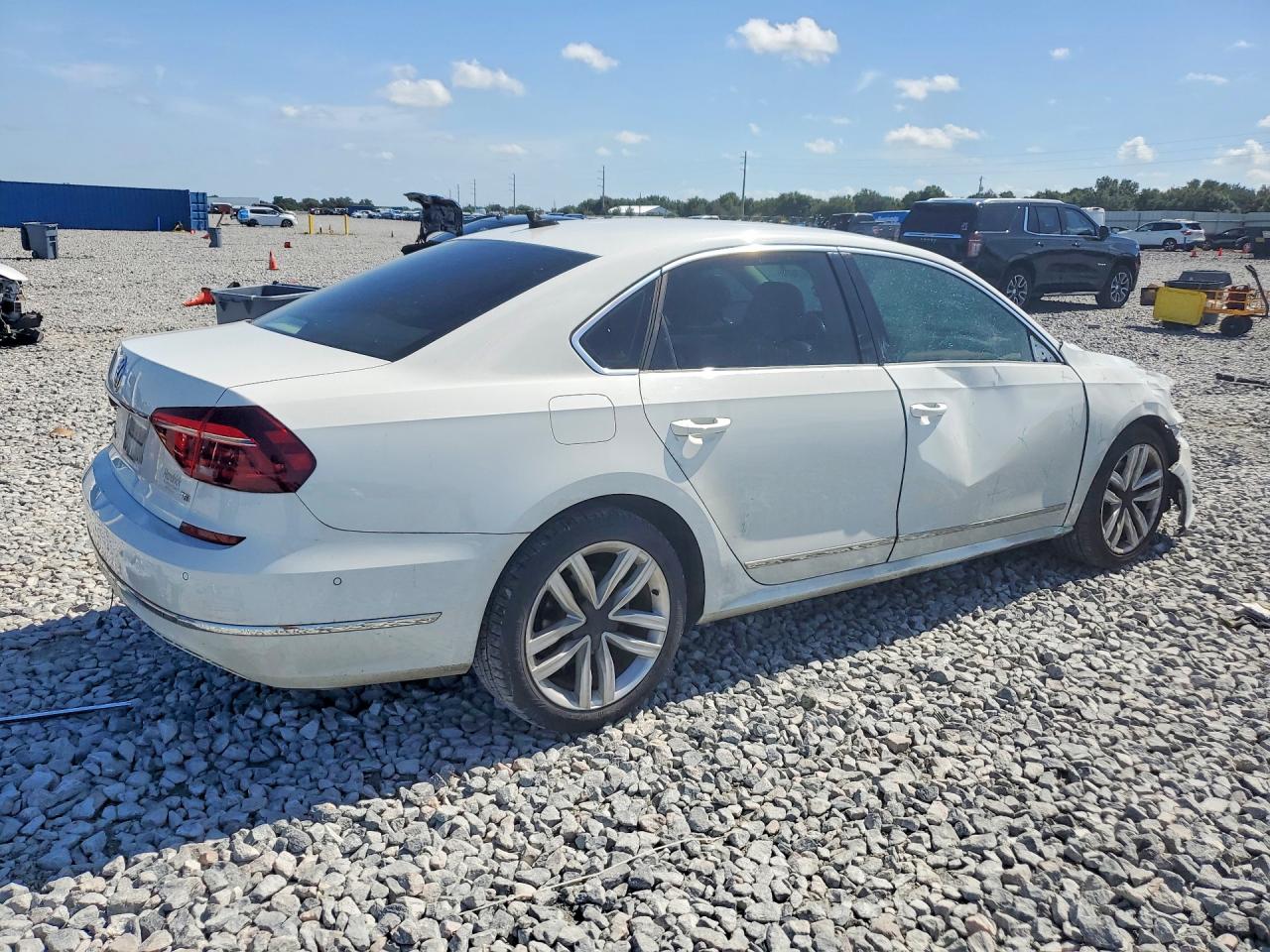 2017 VOLKSWAGEN PASSAT SEL PREMIUM — снимка 3