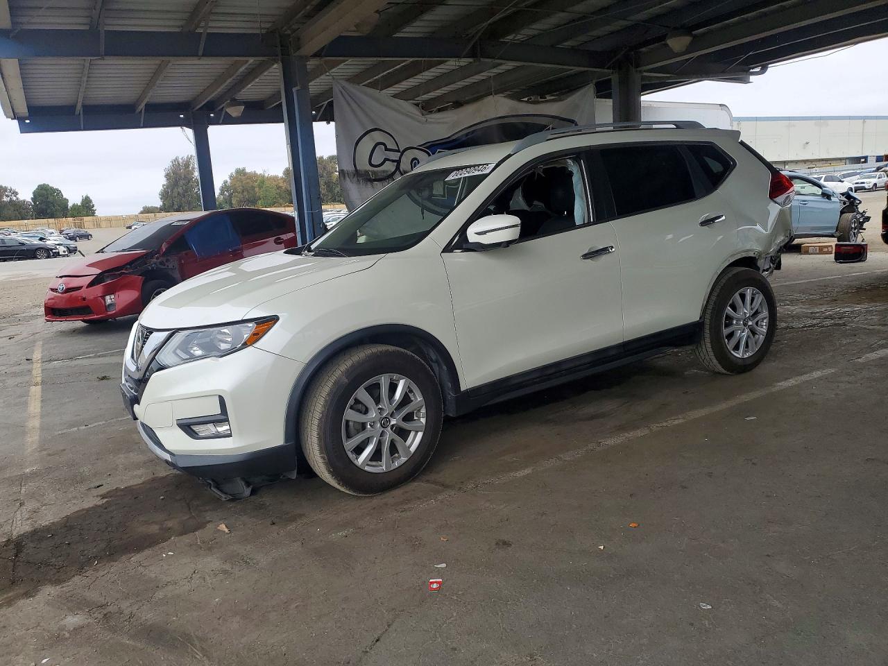 2017 NISSAN ROGUE SV