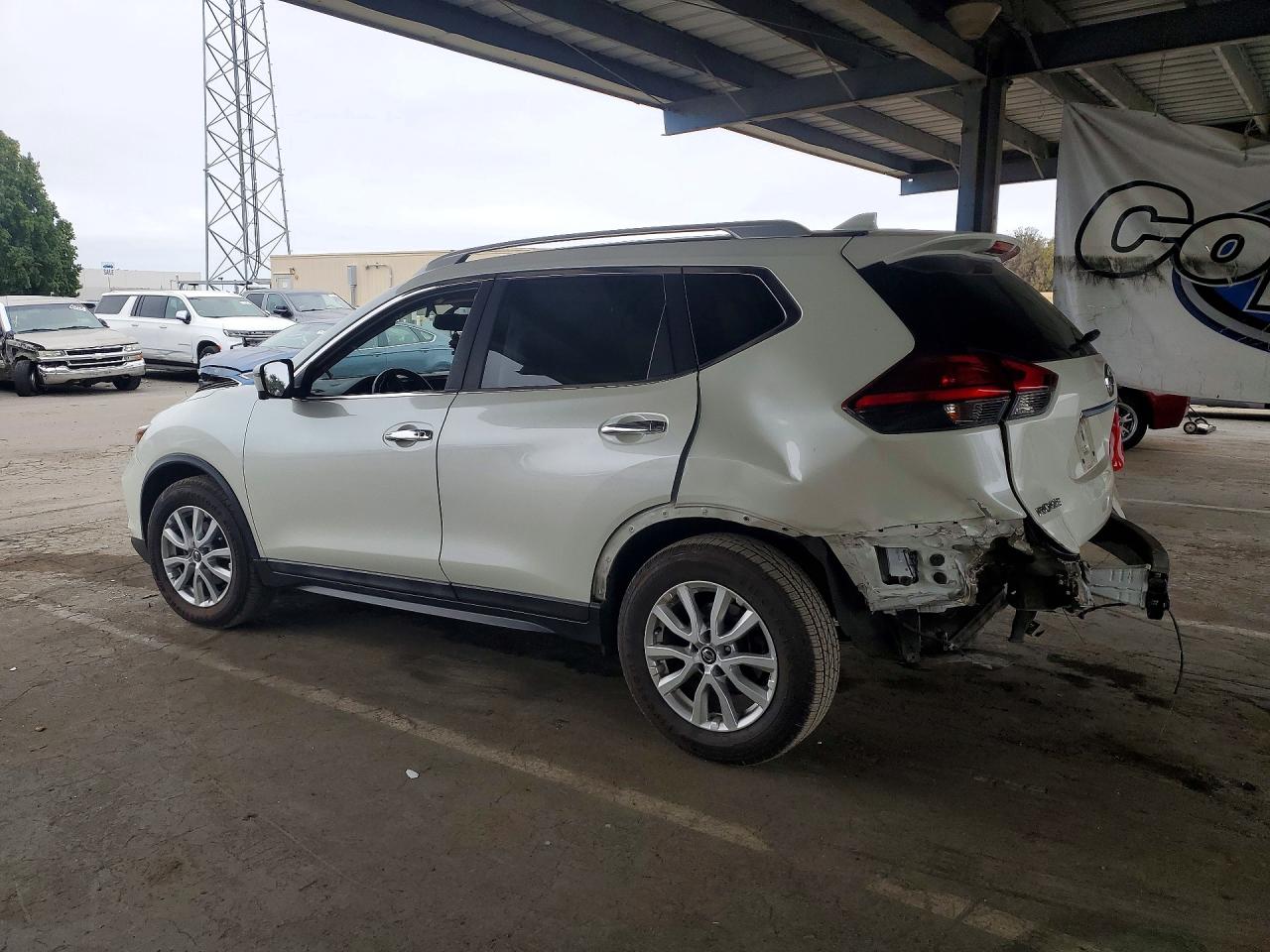 2017 NISSAN ROGUE SV — снимка 2