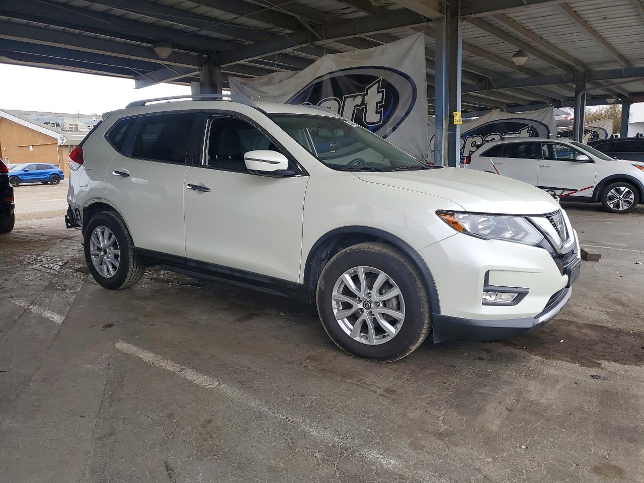 2017 NISSAN ROGUE SV — снимка 4