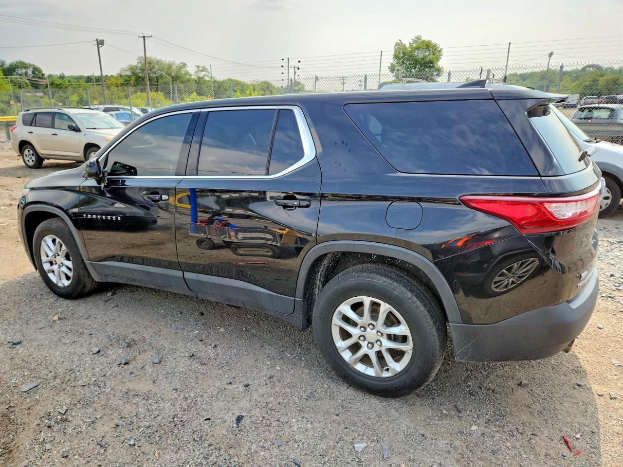 2018 CHEVROLET TRAVERSE LS — снимка 2
