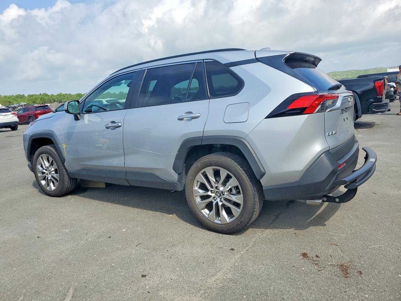 2020 TOYOTA RAV4 XLE PREMIUM — снимка 2