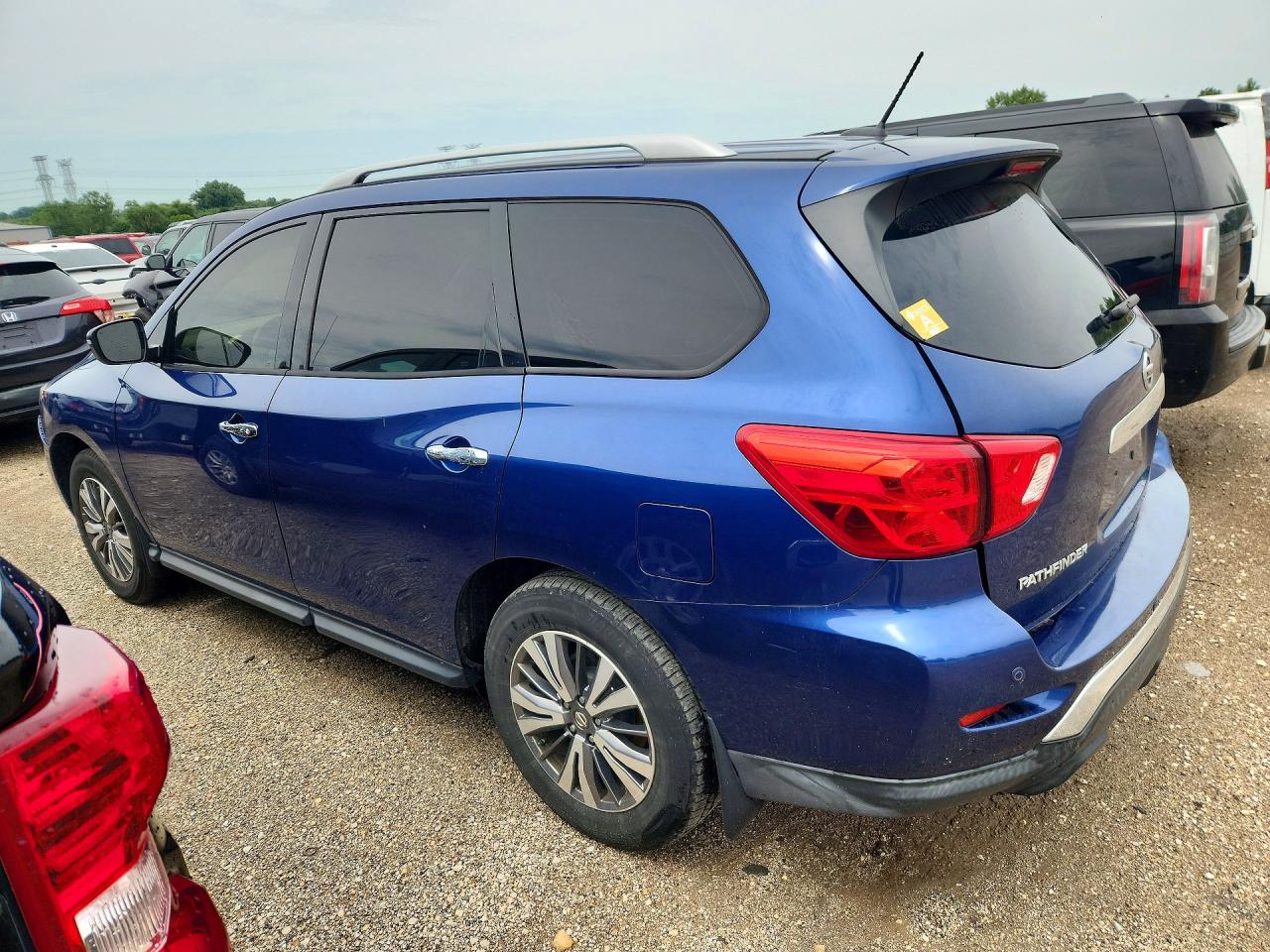 2018 NISSAN PATHFINDER SV — снимка 2
