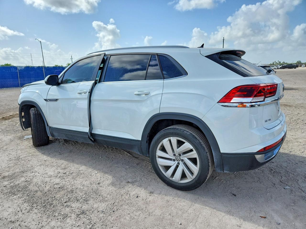 2021 VOLKSWAGEN ATLAS CROSS SPORT SE — снимка 2