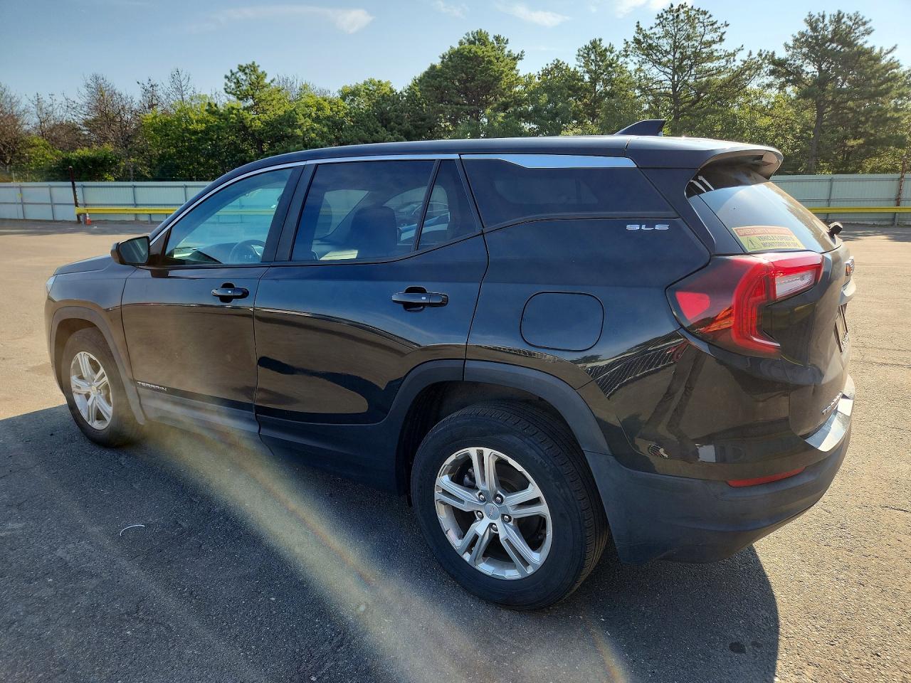 2022 GMC TERRAIN SLE — снимка 2