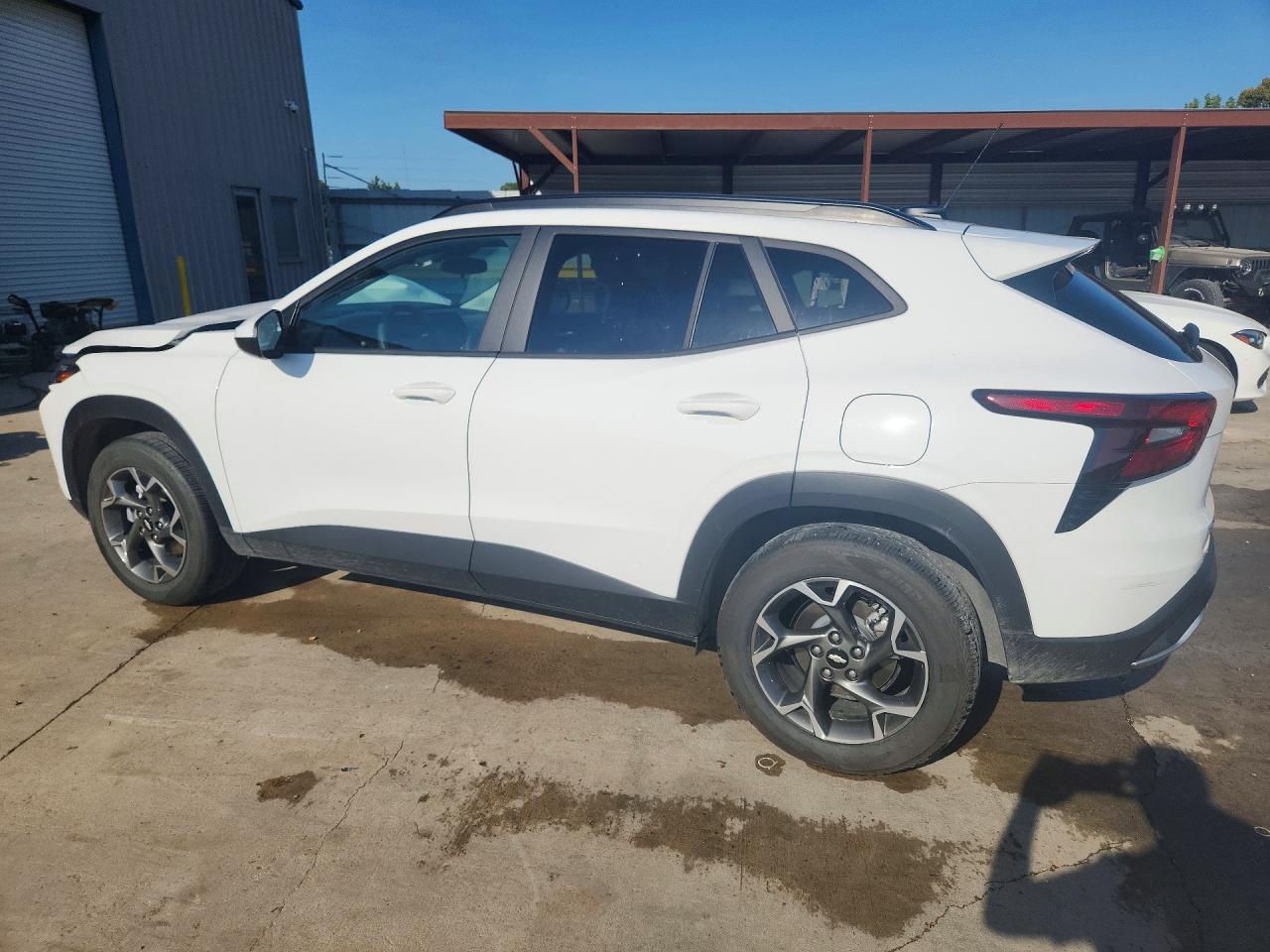 2026 CHEVROLET TRAX 1LT — снимка 2