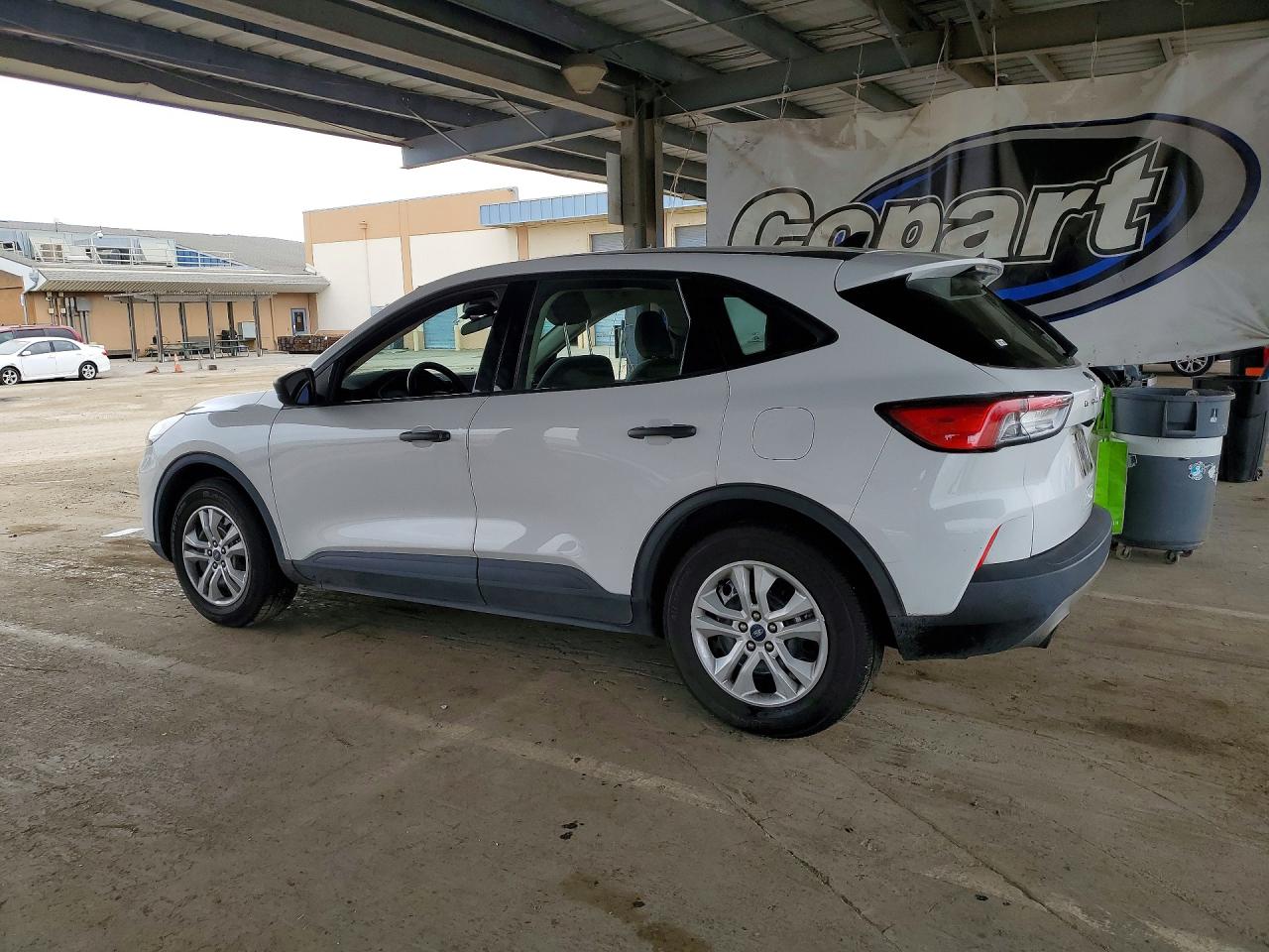 2020 FORD ESCAPE S — снимка 2