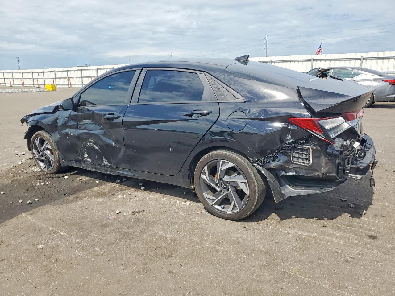 2025 HYUNDAI ELANTRA SEL SPORT — снимка 2