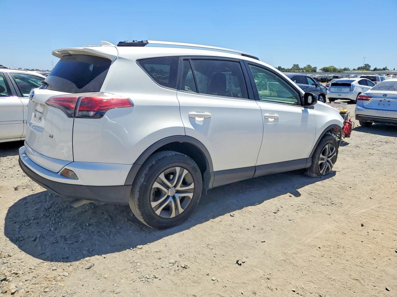 2017 TOYOTA RAV4 LE — снимка 3